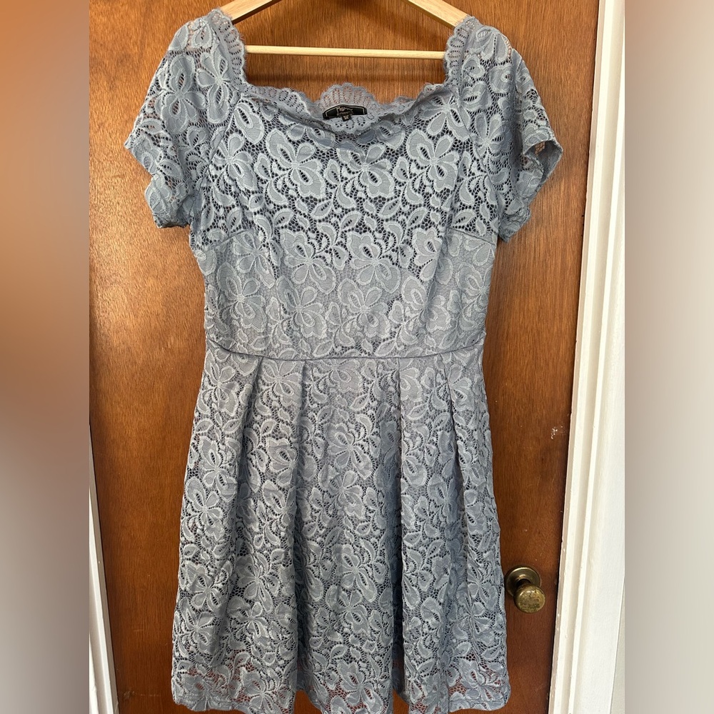 Elegant Lace Dress in Light Blue